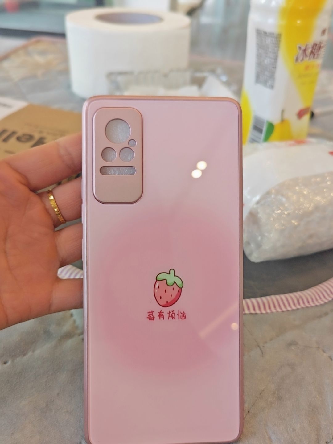 粉色手机壳发黄怎么办