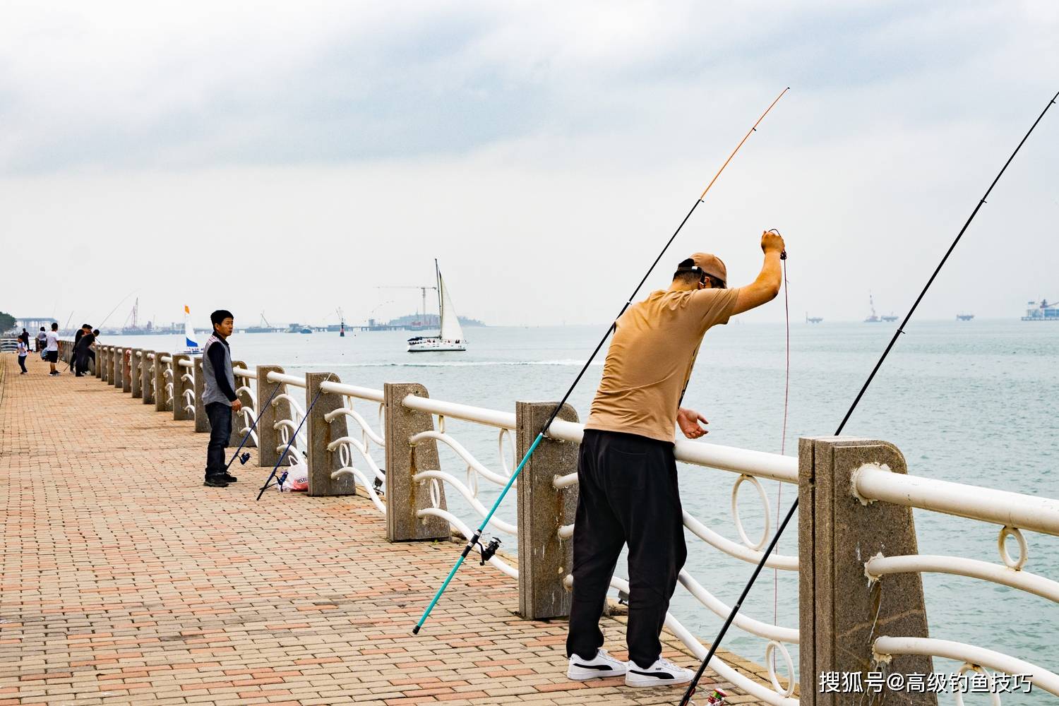 怎么使用海竿钓鱼