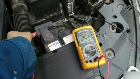 汽车12v电瓶充满电多少伏