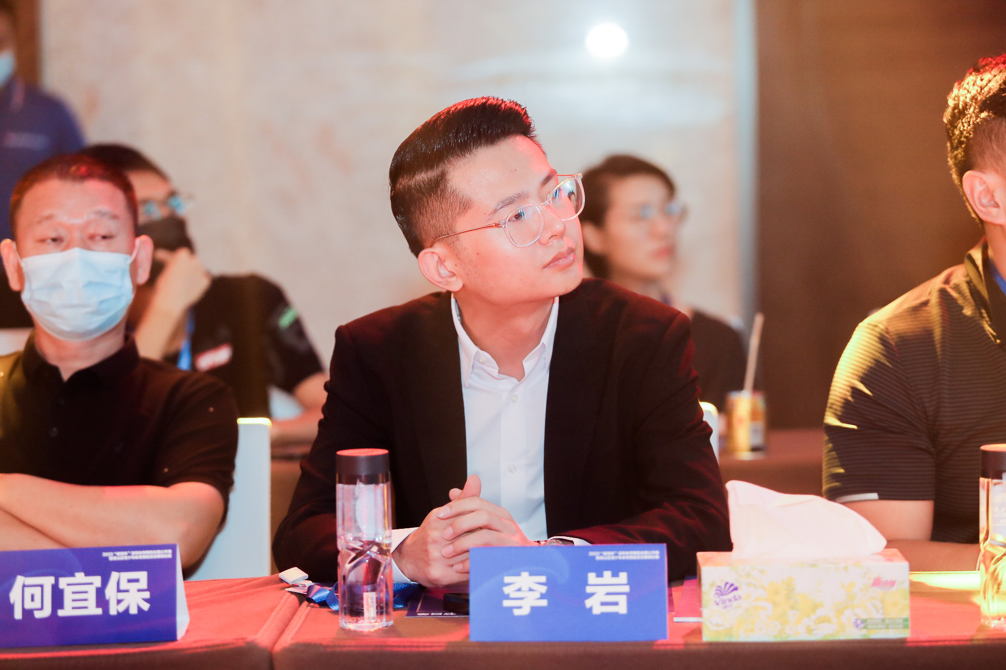李岩简介