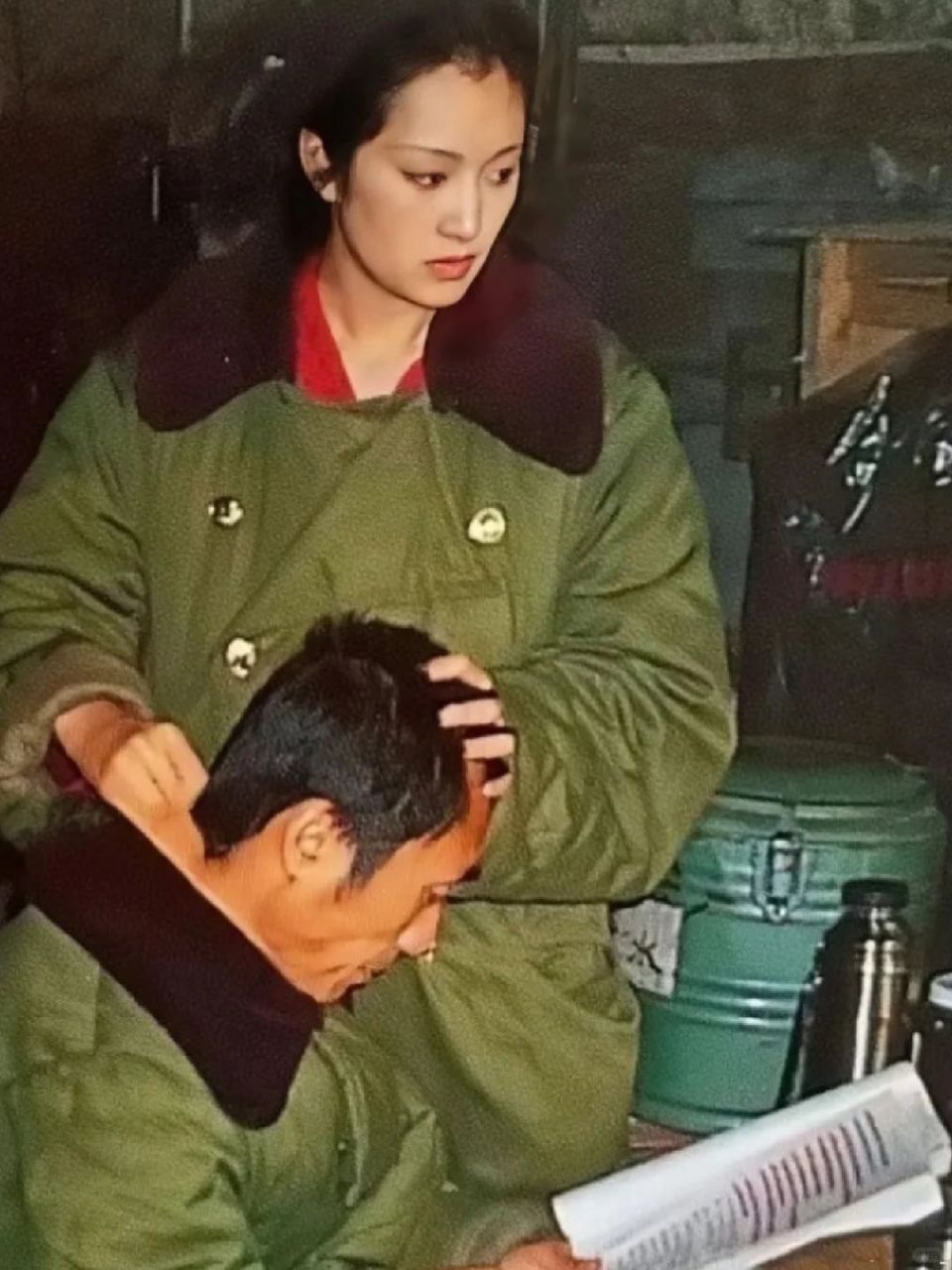 红高粱导演是谁
